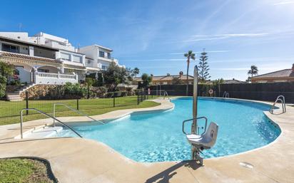 Swimming pool of Single-family semi-detached for sale in Estepona  with Air Conditioner, Heating and Private garden