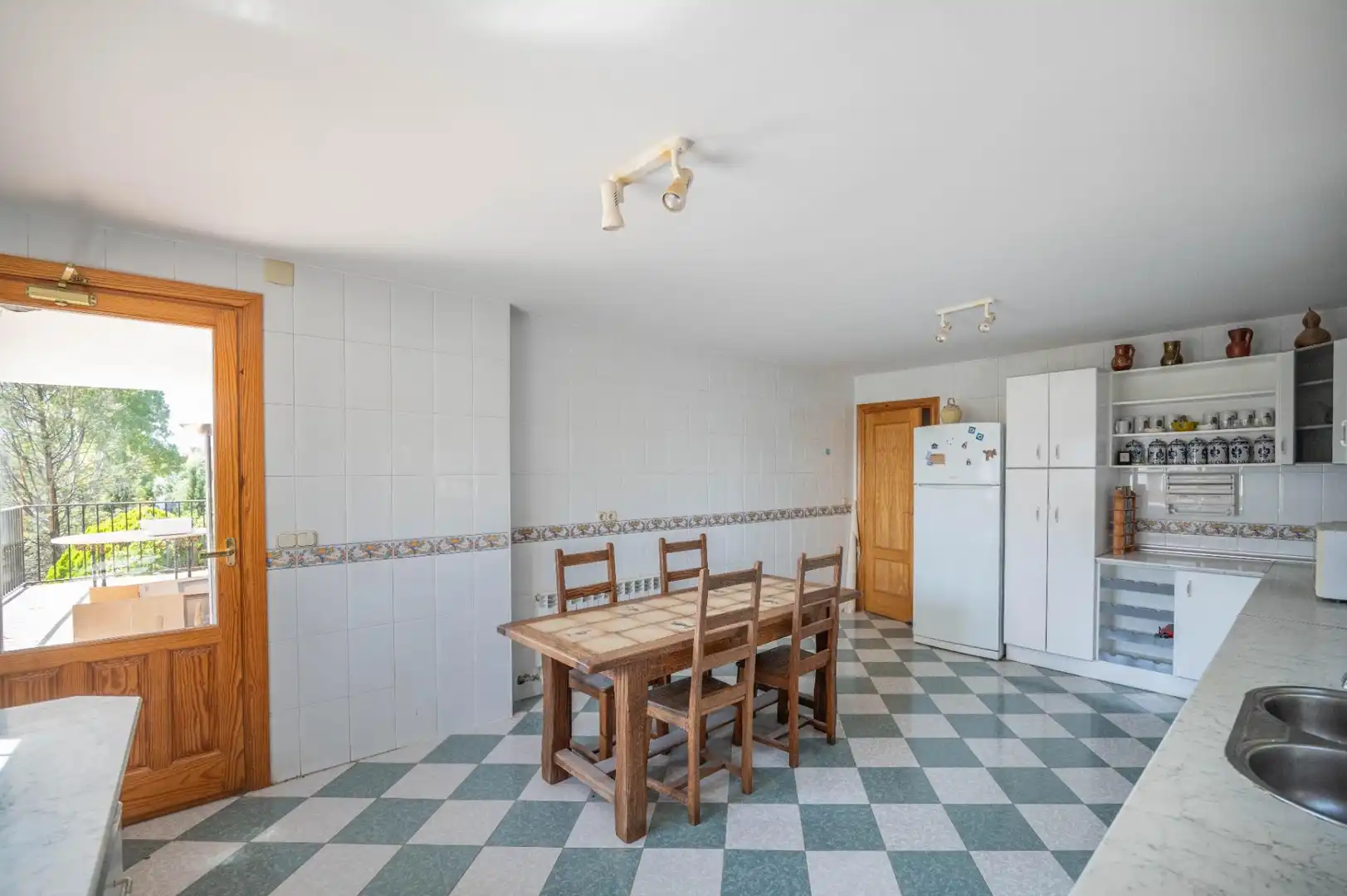 Cuina de Casa o xalet en venda en Las Gabias amb Calefacció, Jardí privat i Terrassa