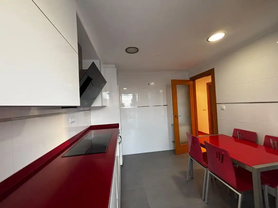 Cocina de Piso de alquiler en Santander con Trastero, Amueblado y Balcón