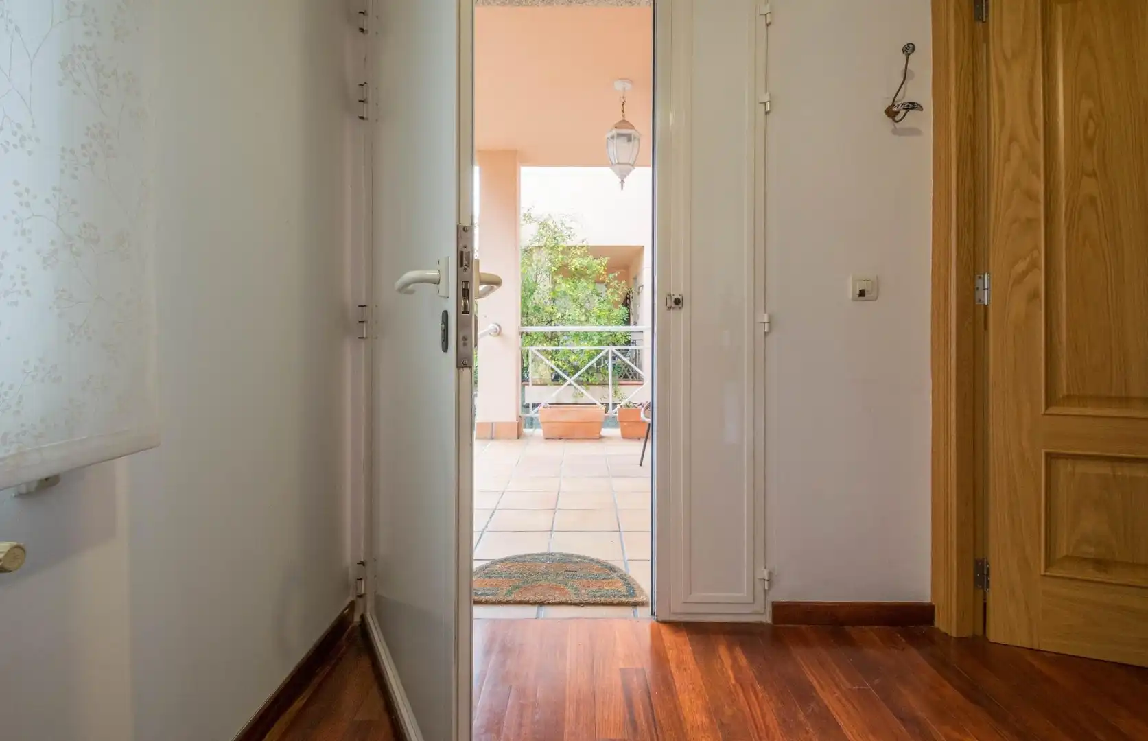Casa adosada en venta en Oleiros con Calefacción, Jardín privado y Parquet
