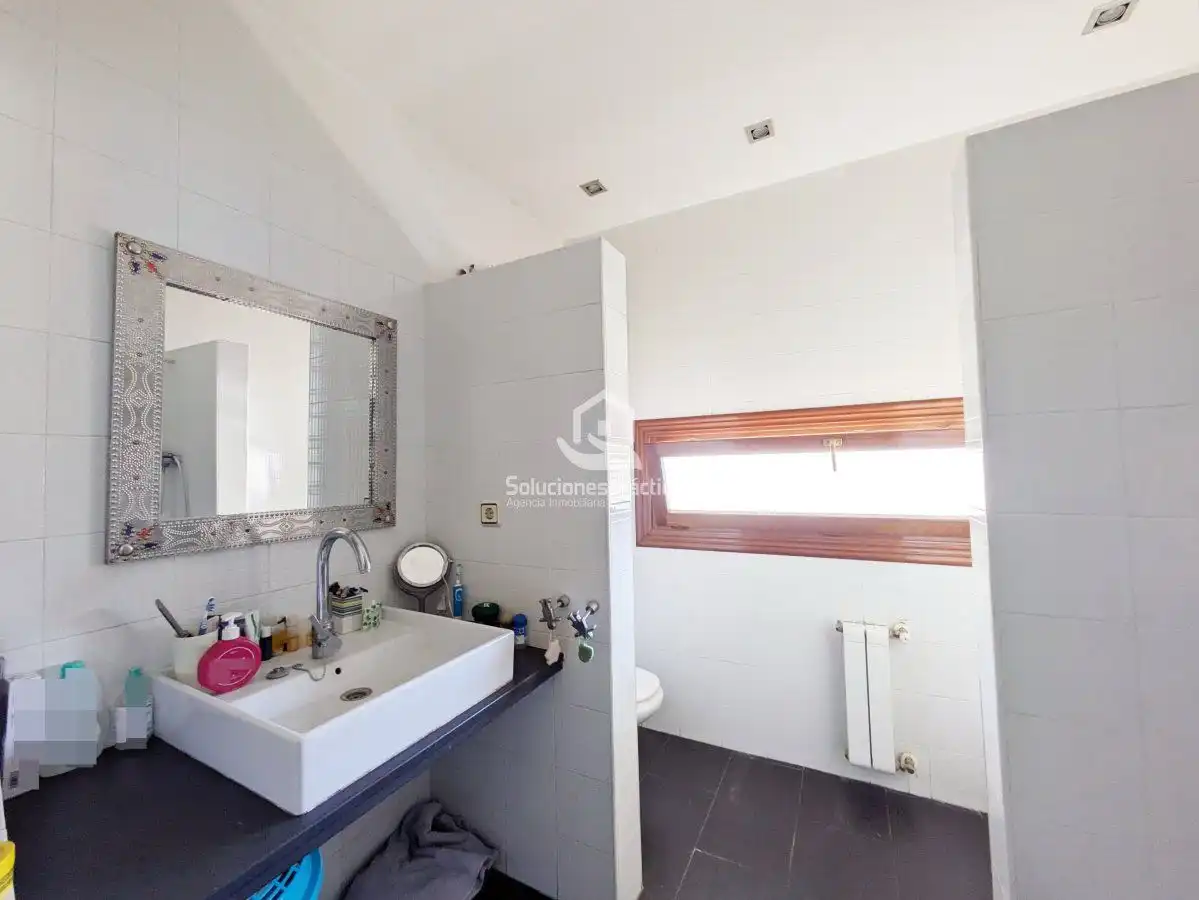 Bany de Casa o xalet en venda en Jaén amb Aire condicionat, Calefacció i Terrassa