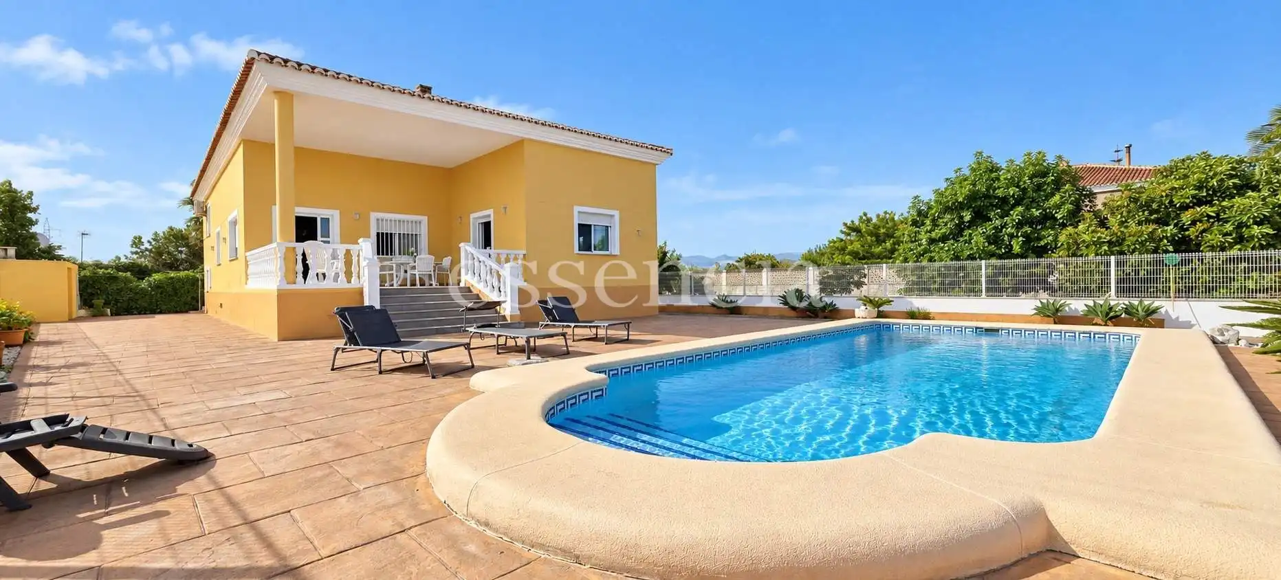 Xalet amb terrassa en venda a Oliva Playa