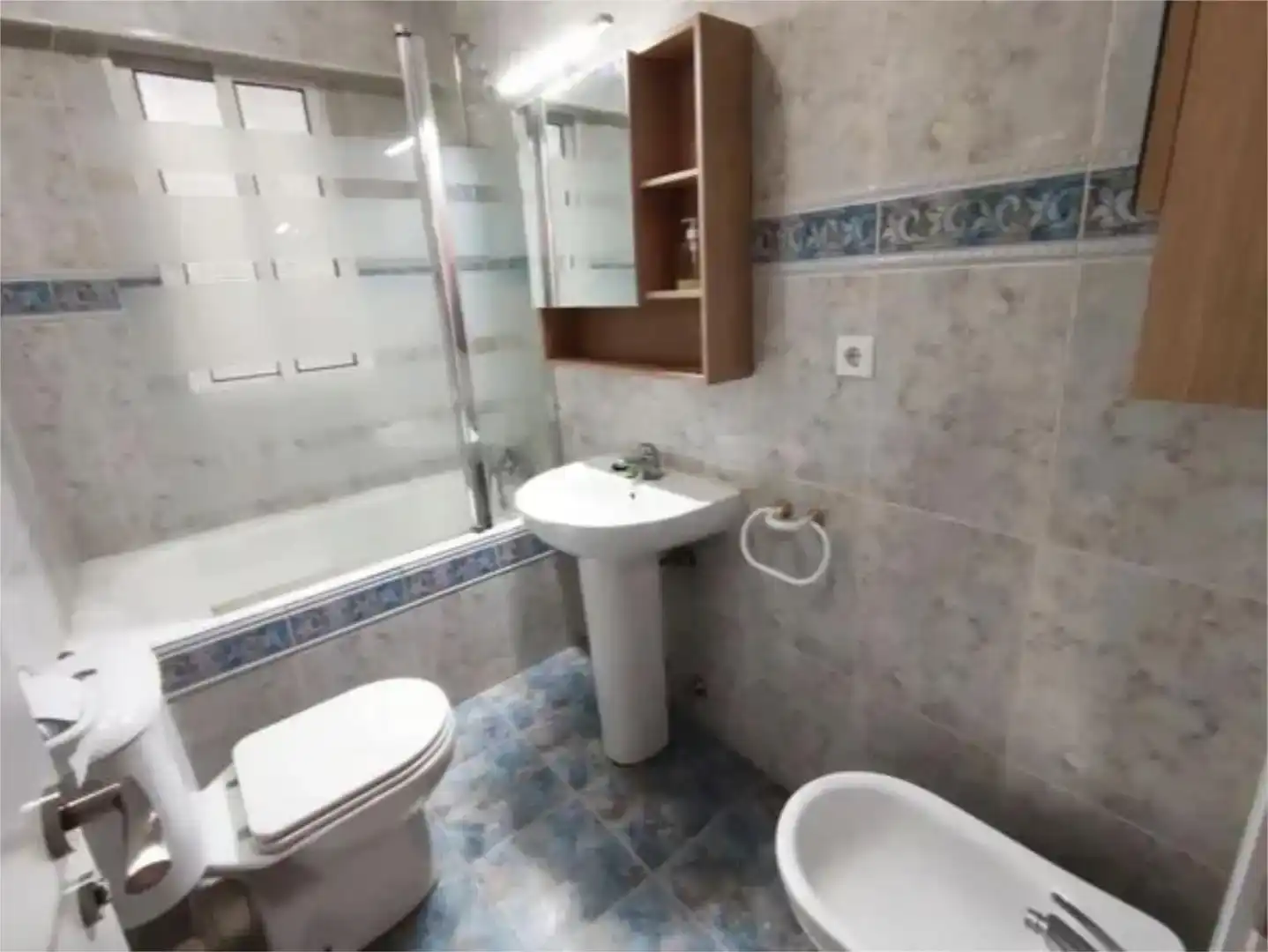 Badezimmer von Wohnung zur Miete in Rondilla