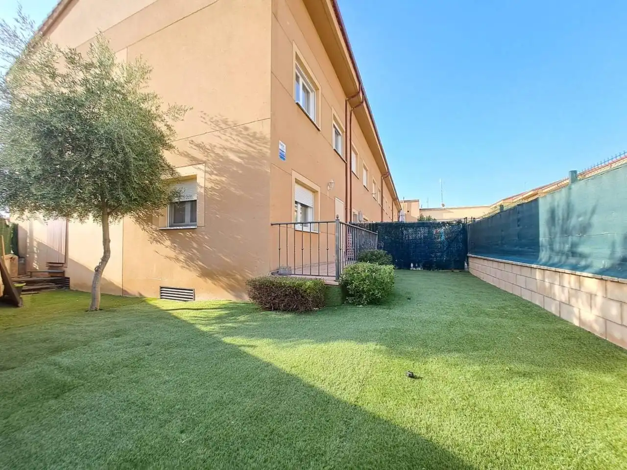 Jardín de Casa adosada en venta en Villagonzalo Pedernales con Calefacción, Jardín privado y Terraza