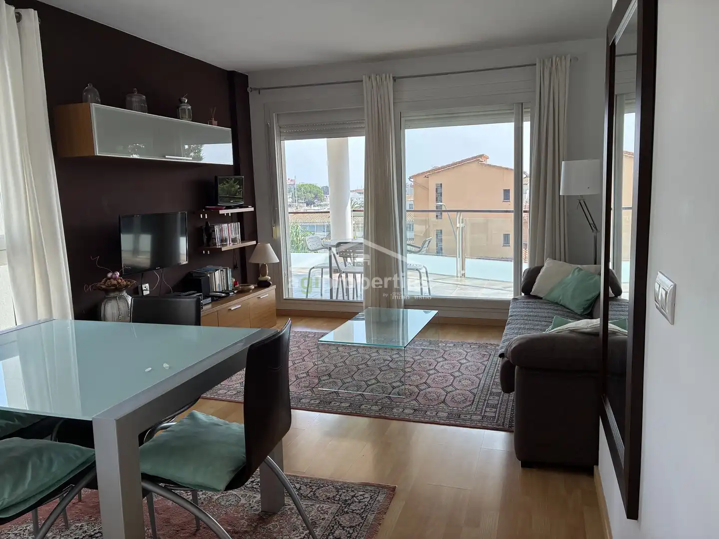 Living room of Apartments for sale in Roses  with Parquet flooring, Terrace and Furnished