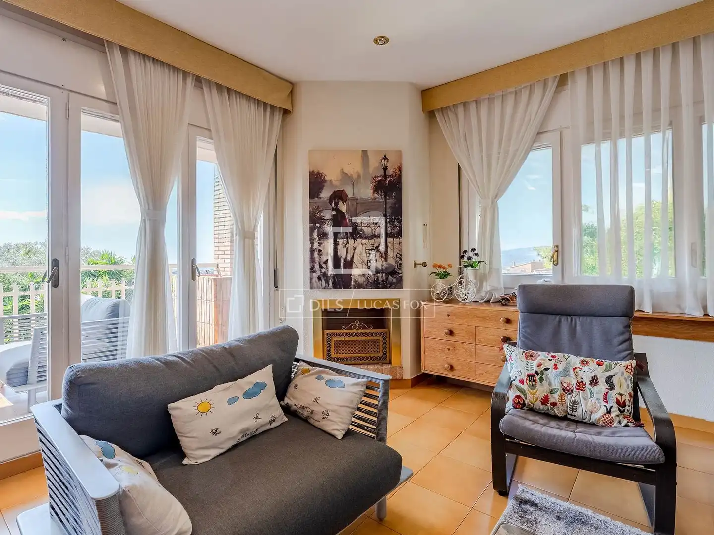 Living room of Houses for sale in Sant Just Desvern  with Air Conditioner, Private garden and Terrace