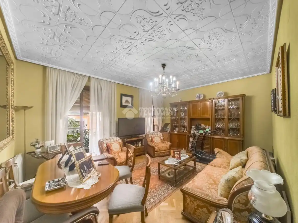 Piso con terraza en venta en Centro