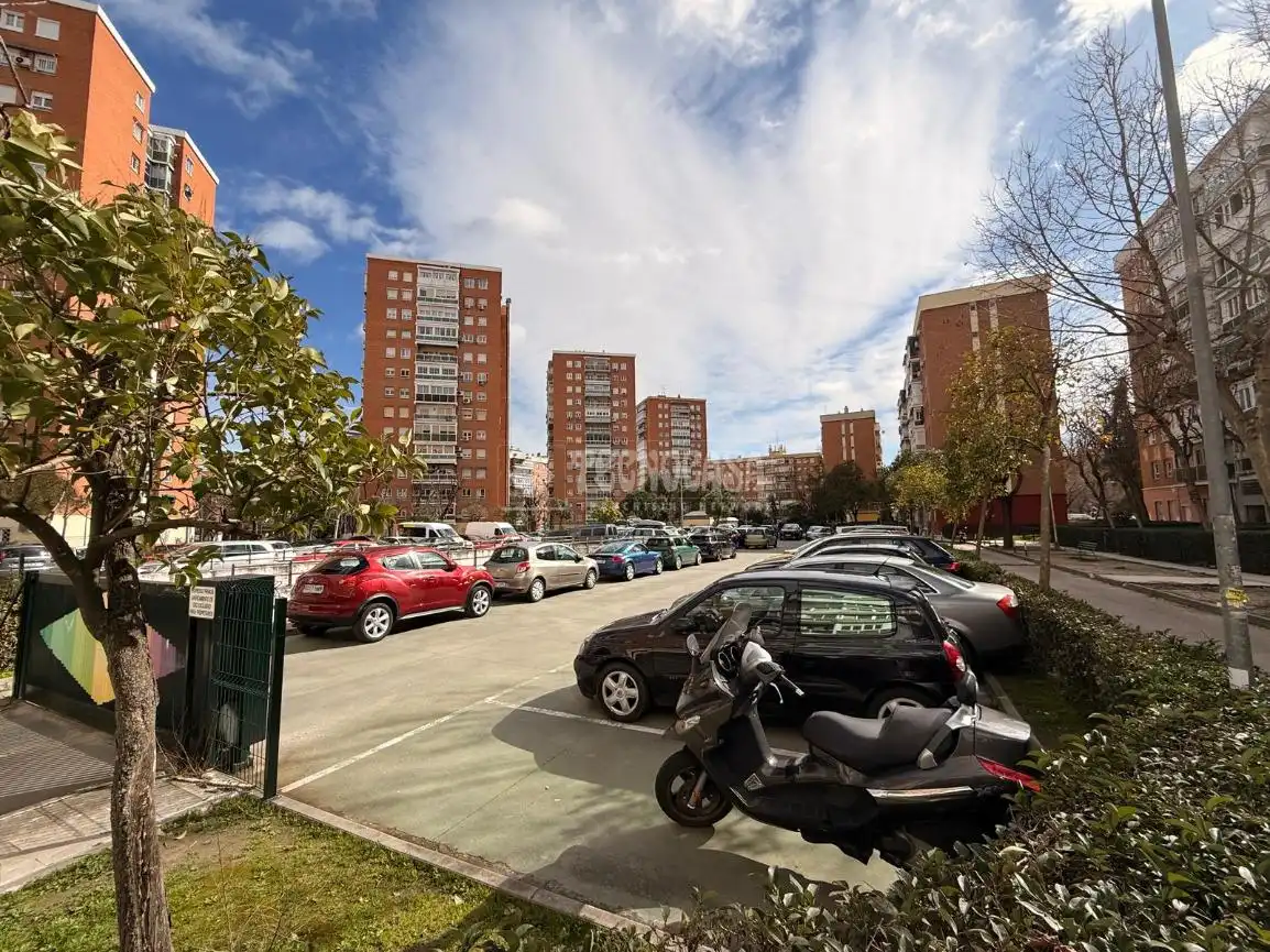 Parking de Piso en venta en Madrid con Calefacción