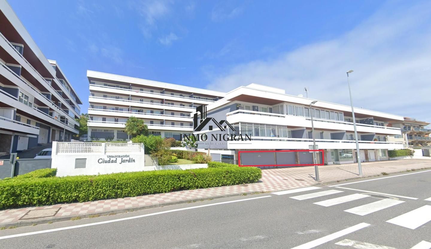 Vista exterior de Local de lloguer en Baiona