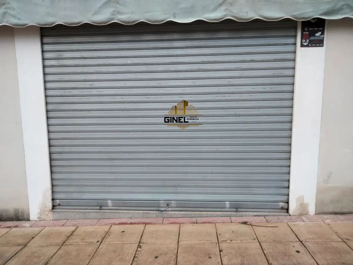 Locale commerciale in vendita a Renfe - Bulevar 1ª y 2ª Fase
