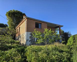 Vista exterior de Casa o xalet en venda en Loranca de Tajuña amb Jardí privat, Terrassa i Piscina
