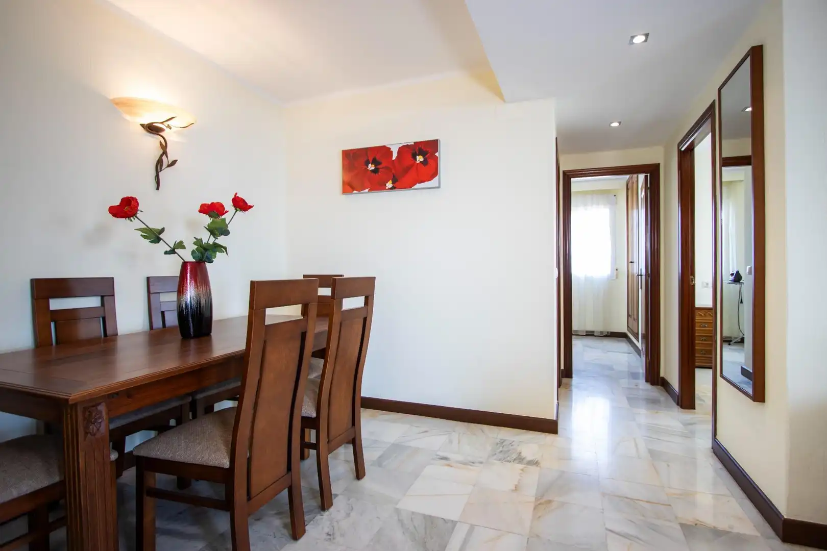 Menjador de Apartament en venda en Torrevieja amb Jardí privat, Terrassa i Balcó