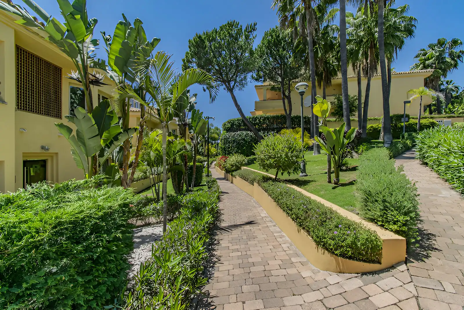 Garden of Attic for sale in Marbella  with Air Conditioner, Terrace and Swimming Pool