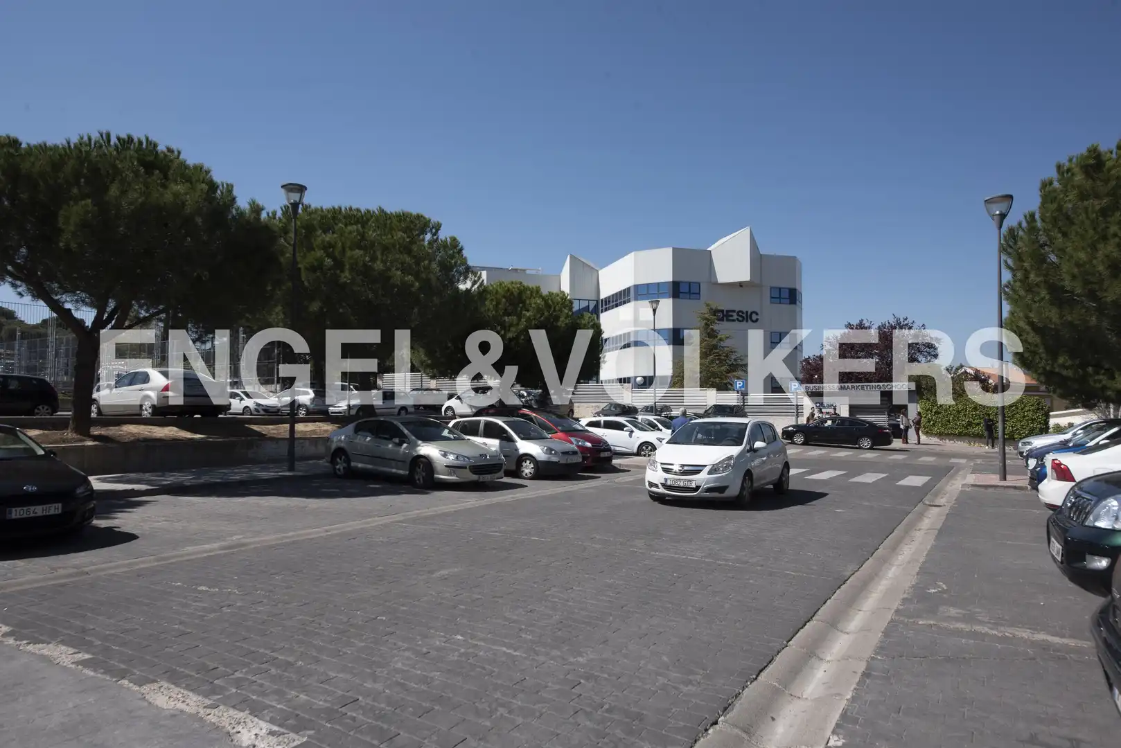 Parking de Casa o chalet de alquiler en Pozuelo de Alarcón con Calefacción, Jardín privado y Parquet