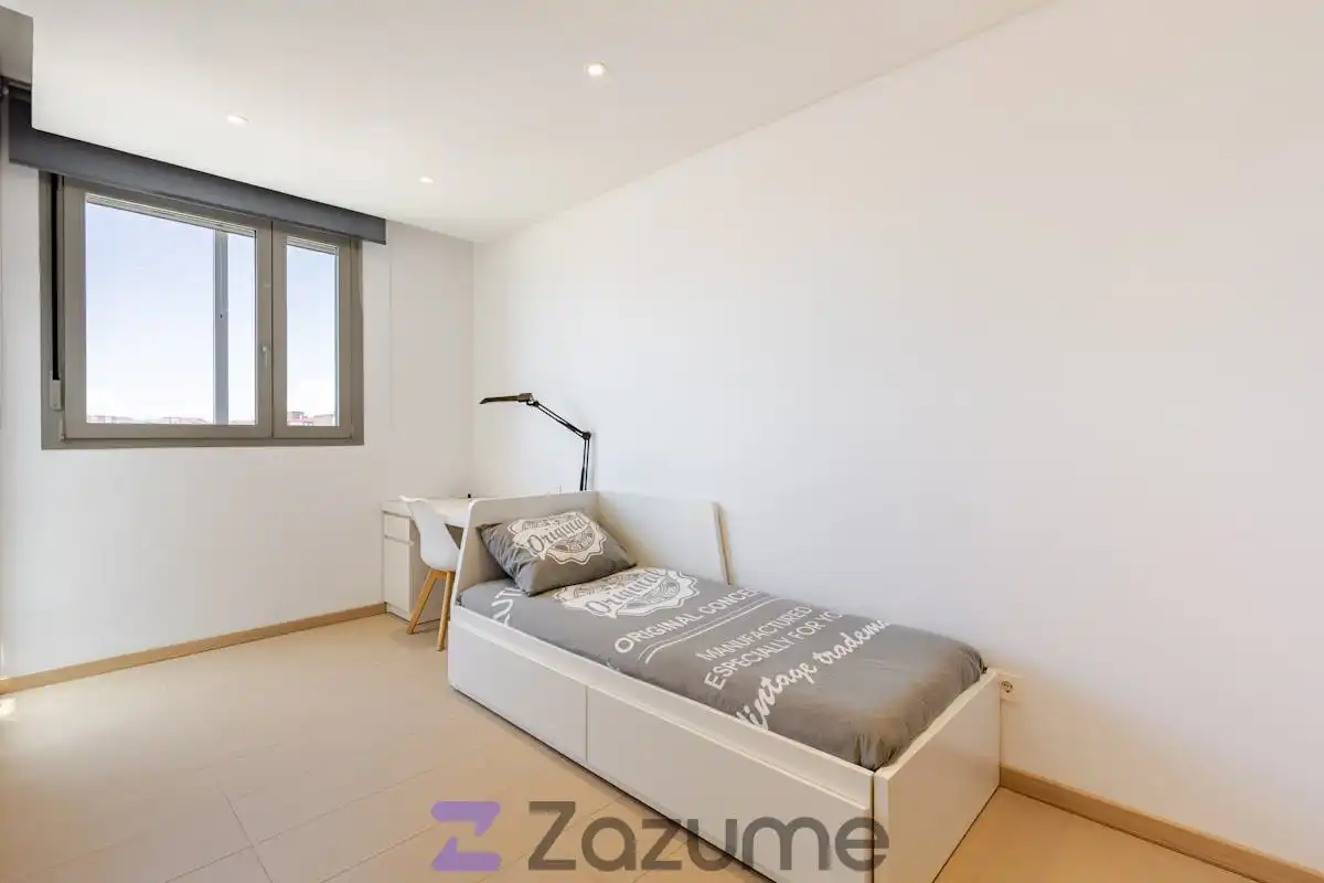 Bedroom of Flat for rent in Madrid  with Air Conditioner, Heating and Private garden