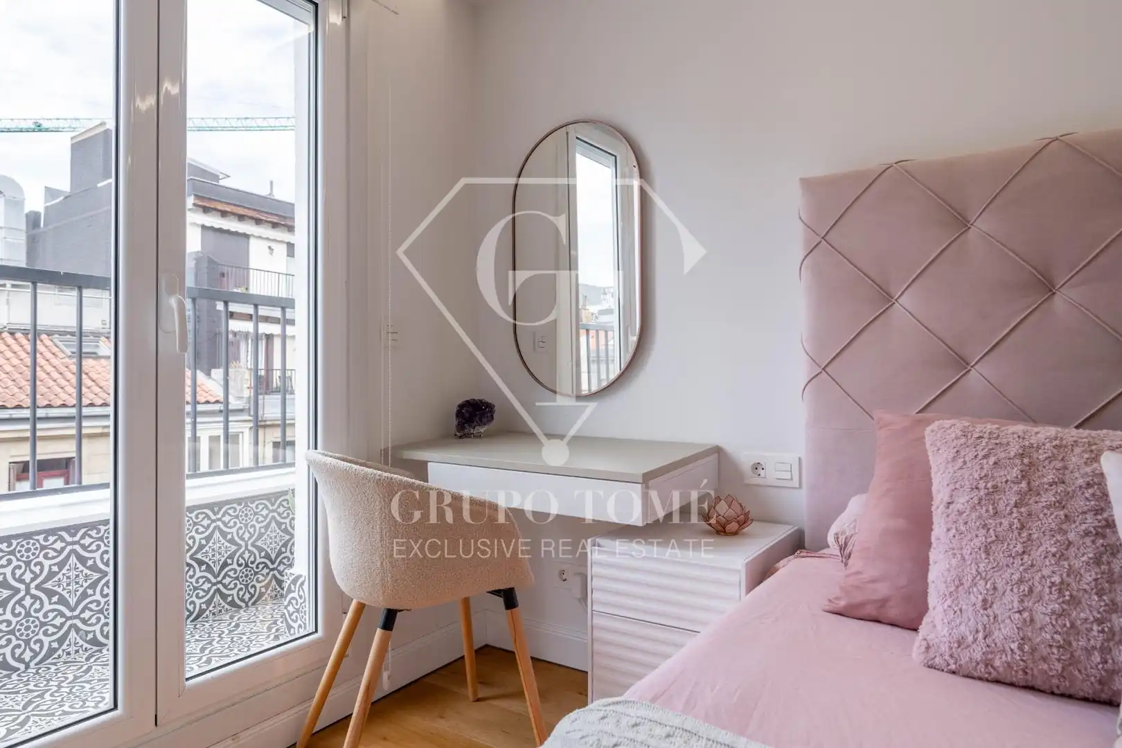Habitación de Piso en venta en Donostia - San Sebastián  con Calefacción y Balcón