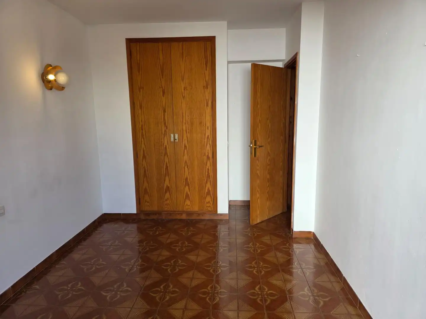 Erdgeschoss zum Verkauf in Alcúdia mit Klimaanlage, Privatgarten und Terrasse