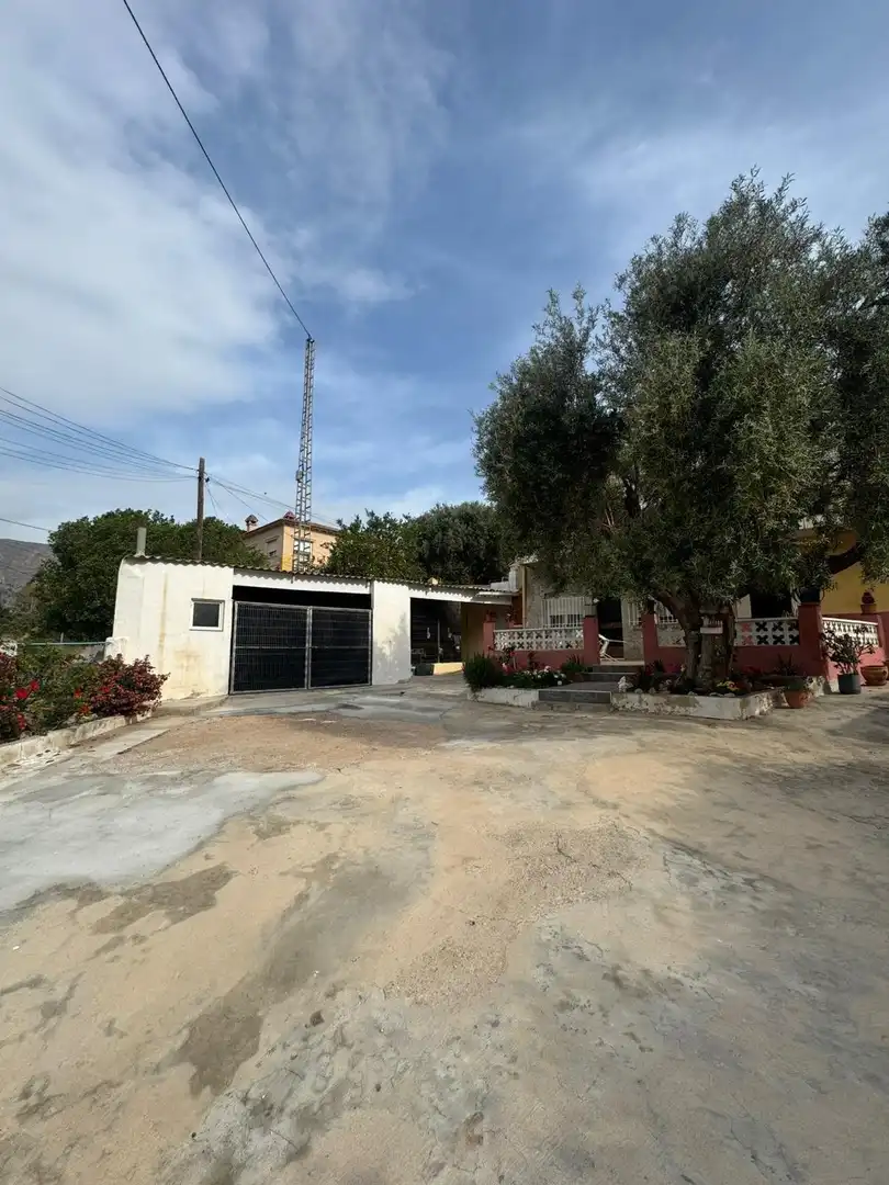 Vista exterior de Finca rústica en venda en Orihuela amb Jardí privat i Terrassa