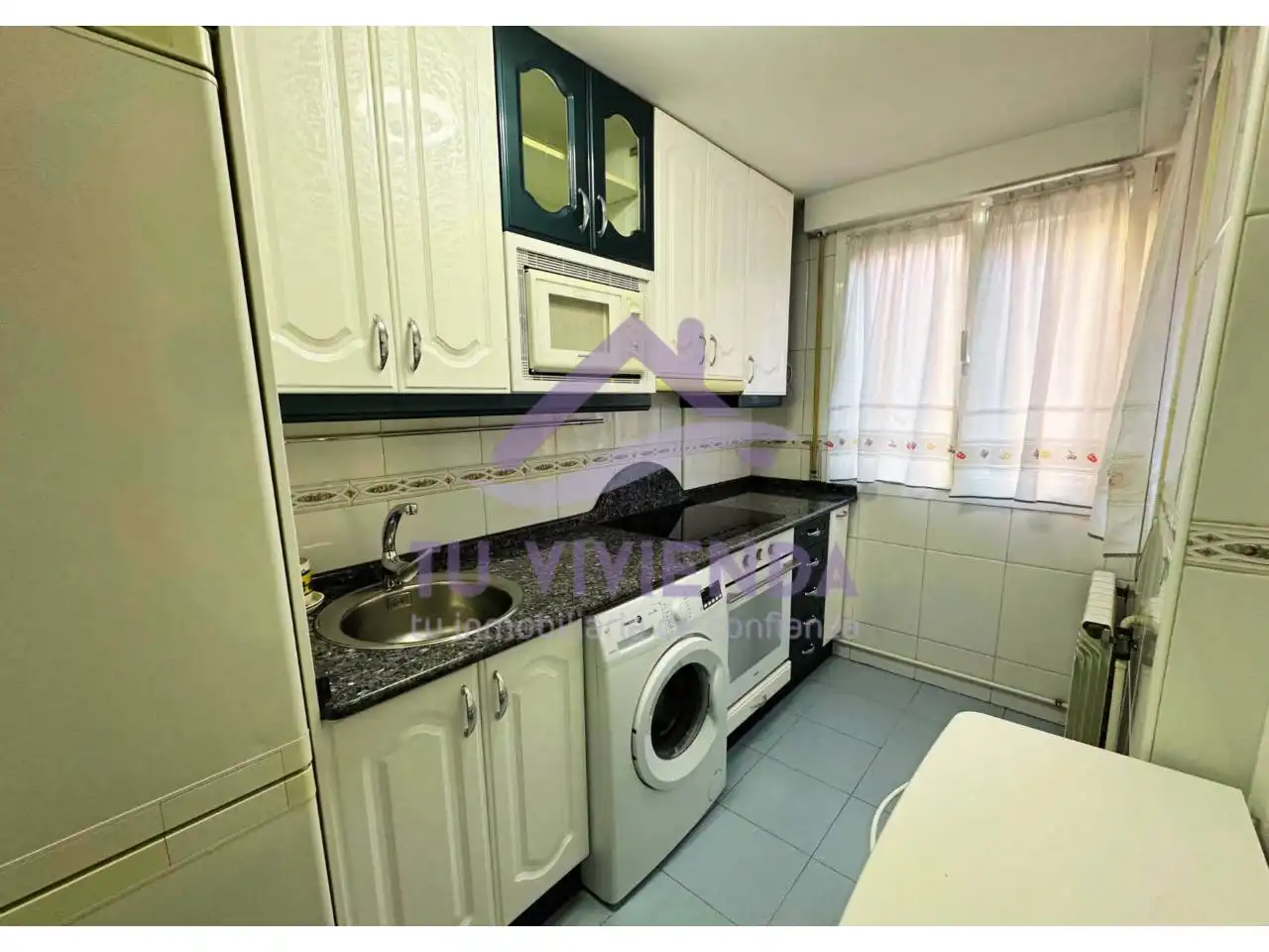 Cocina de Piso de alquiler en Valladolid con Calefacción, Terraza y Trastero