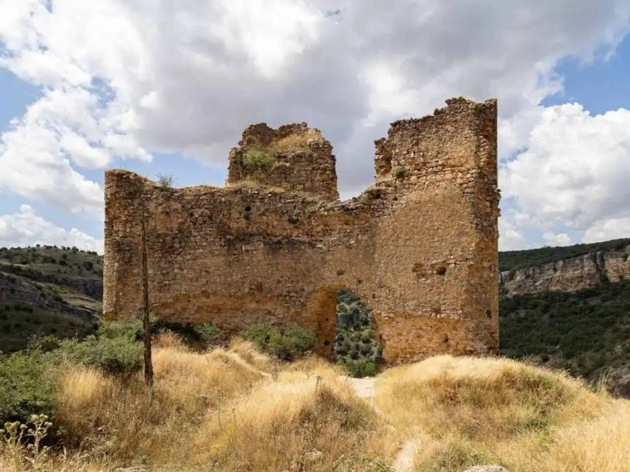 Außenansicht von Gebäude zum Verkauf in Sigüenza