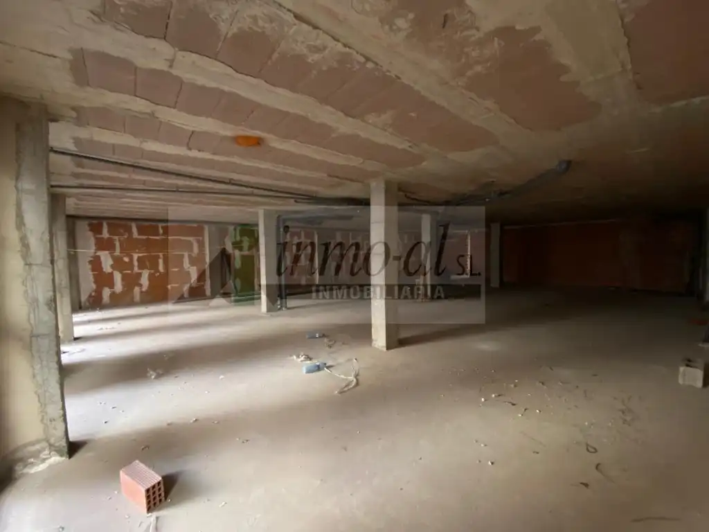 Gewerbefläche zum Verkauf in Carrer de la Trinitat, 30-94 30-94, imagen 3