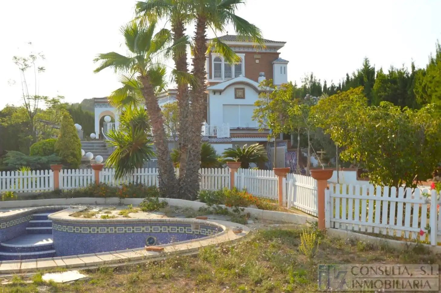 Vista exterior de Casa o xalet en venda en Vinaròs amb Jardí privat, Terrassa i Piscina