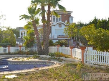Chalet con balcón en venta en Carrer dels Margallons