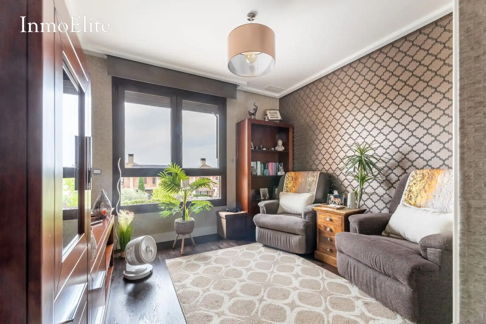 Living room of Detached homes for sale in Majadahonda  with Air Conditioner, Heating and Private garden