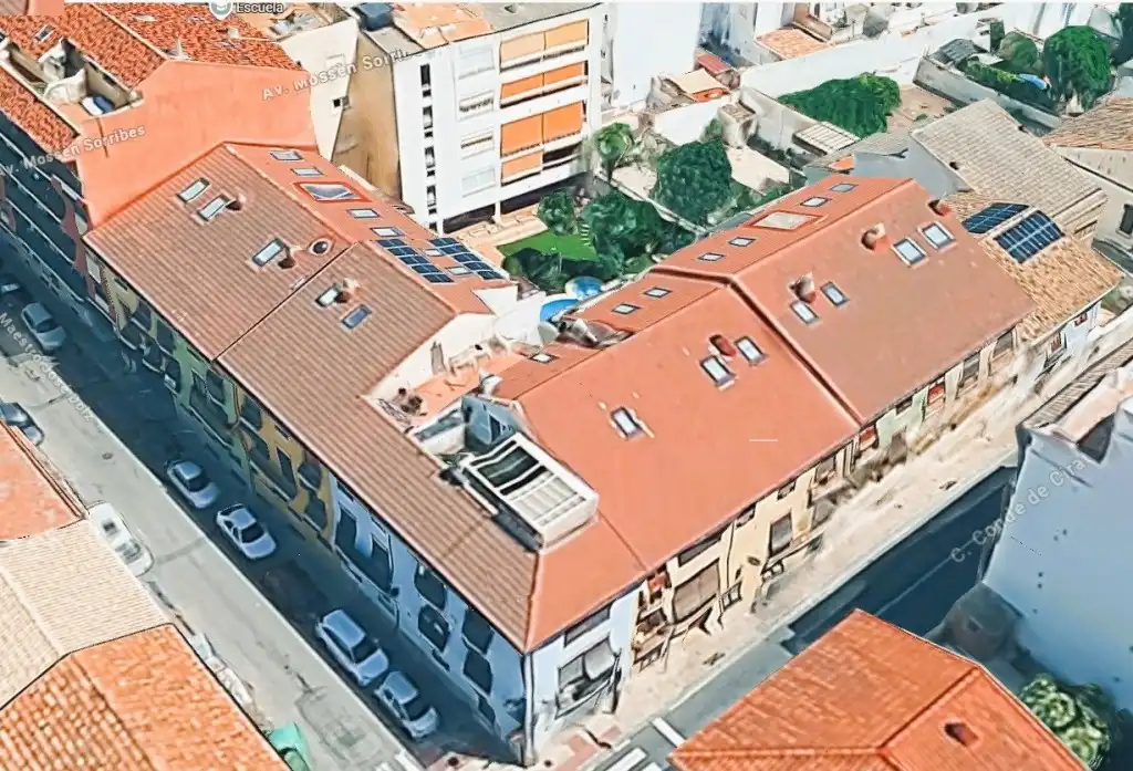 Vista exterior de Àtic en venda en Rocafort amb Aire condicionat, Traster i Moblat