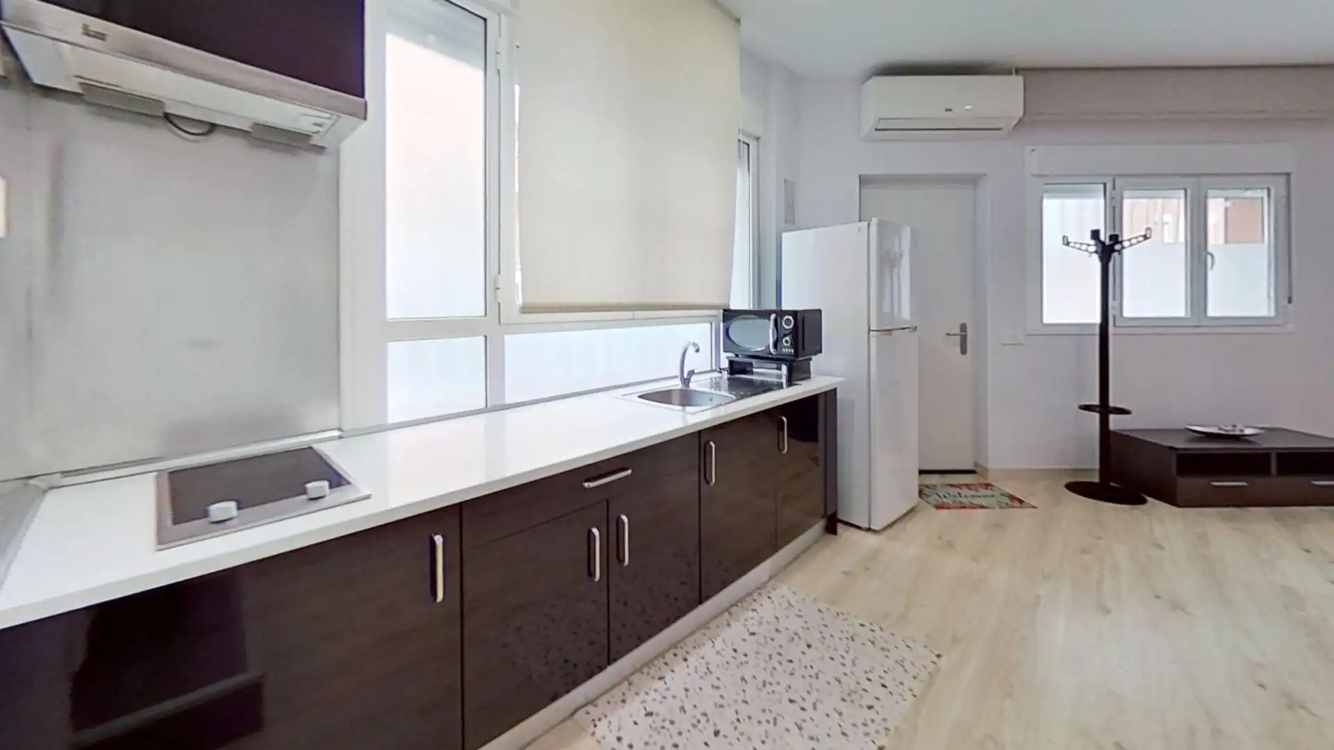 Cocina de Estudio de alquiler en Madrid con Aire acondicionado, Calefacción y Amueblado