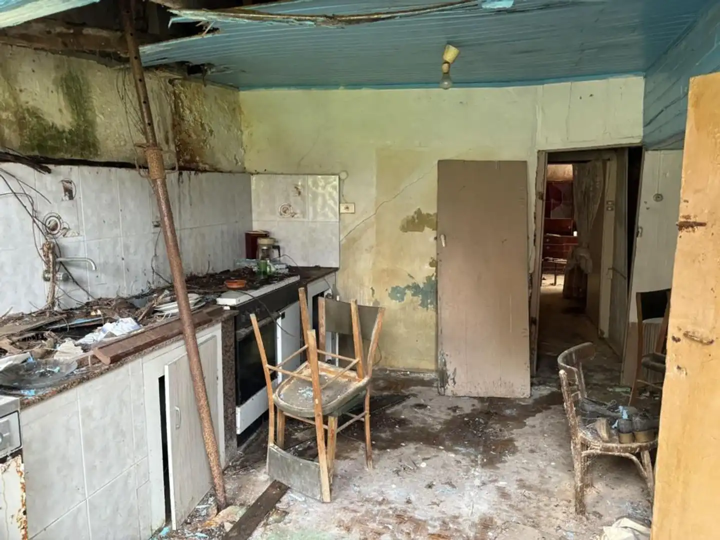 Cuina de Casa o xalet en venda en Ortigueira amb Jardí privat i Terrassa