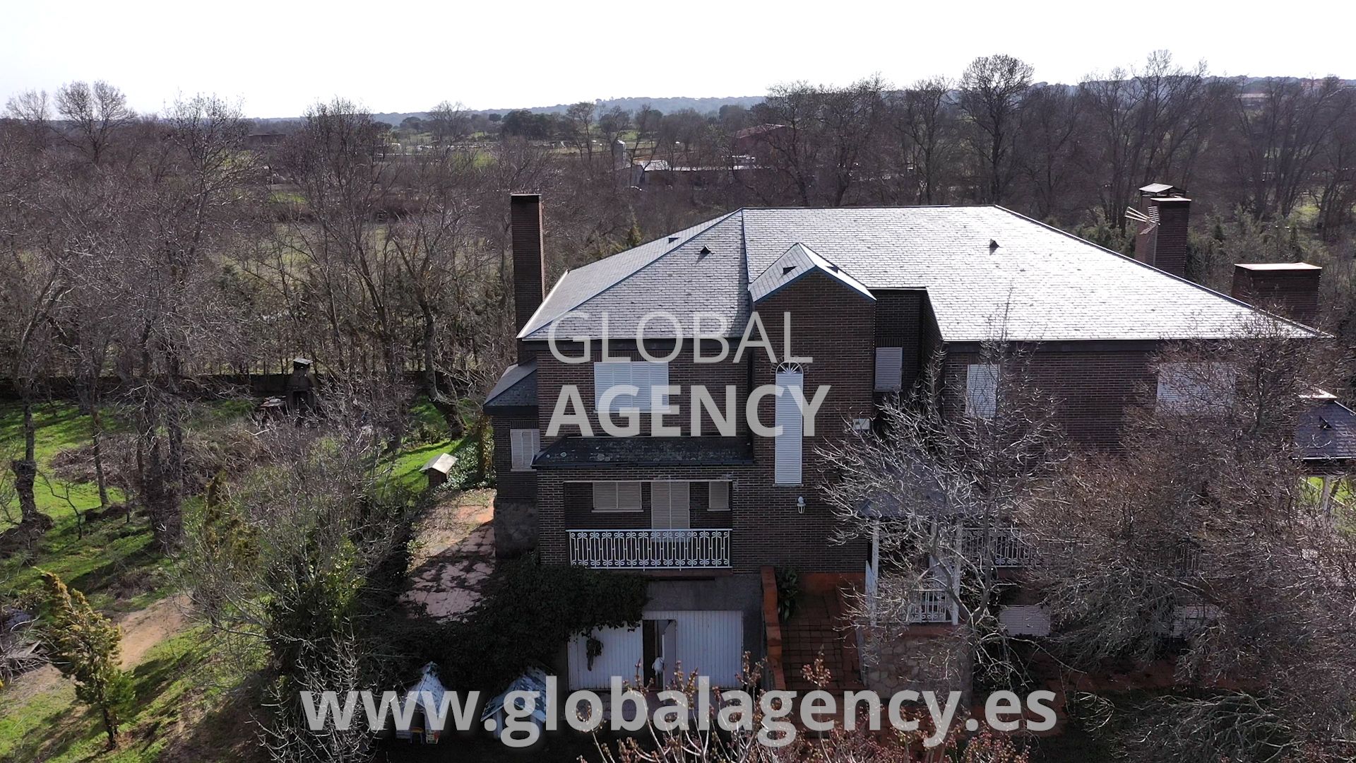 Vista exterior de Casa o xalet en venda en El Escorial amb Aire condicionat, Calefacció i Jardí privat