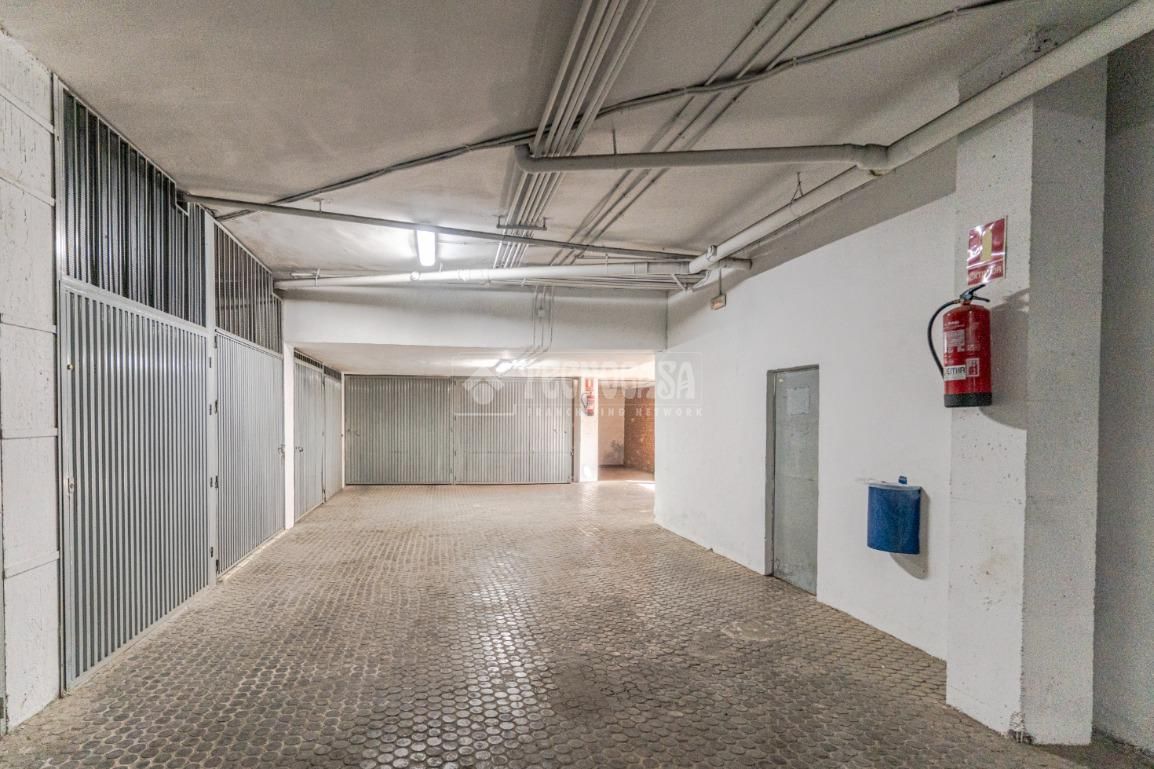 Garage for sale in  Granada Capital