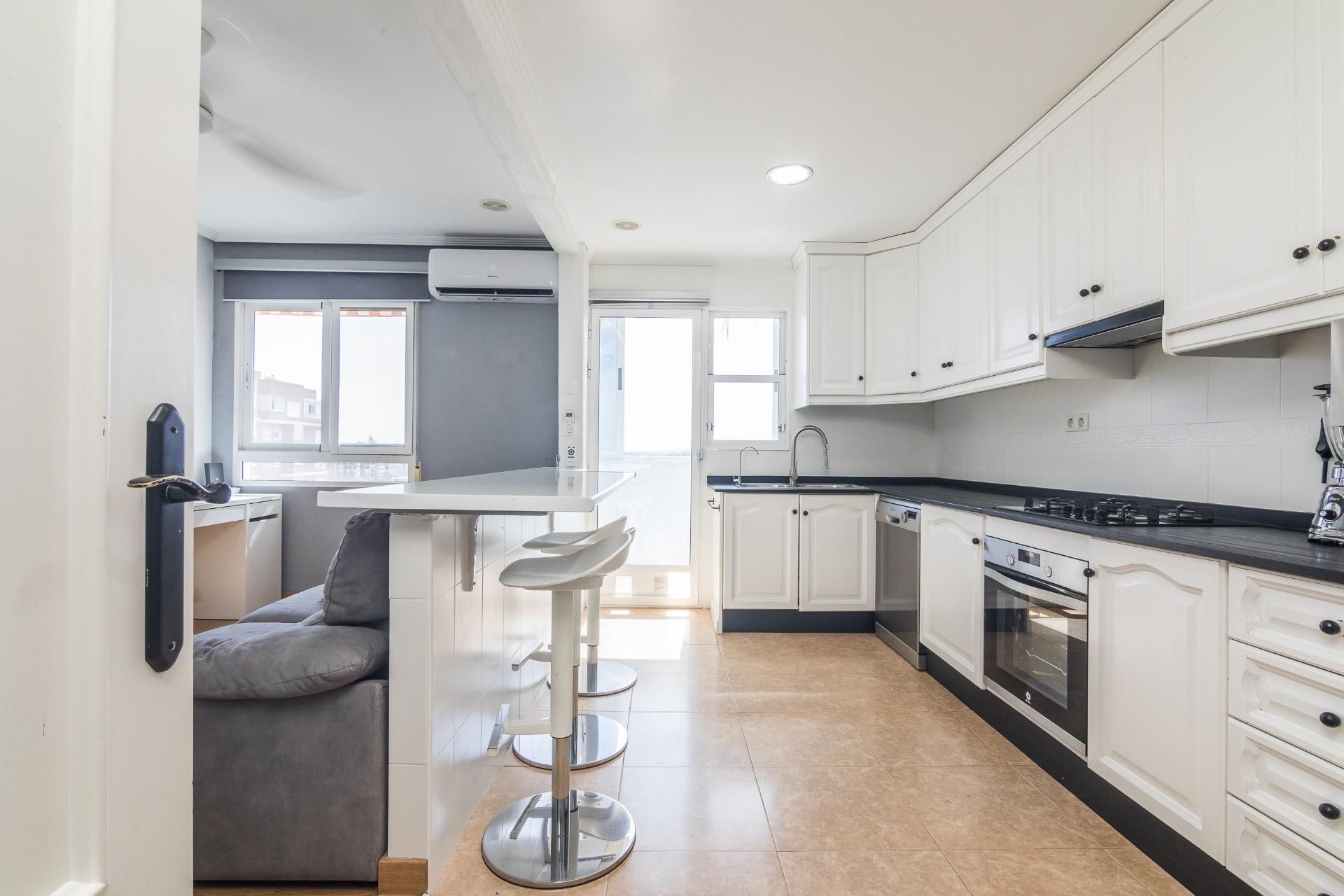 Kitchen of Flat for sale in Elche / Elx  with Air Conditioner, Heating and Terrace