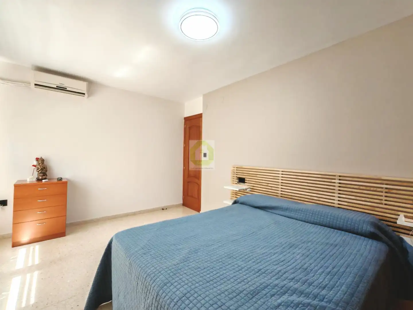 Bedroom of Flat for rent in Granada  with Air Conditioner and Furnished