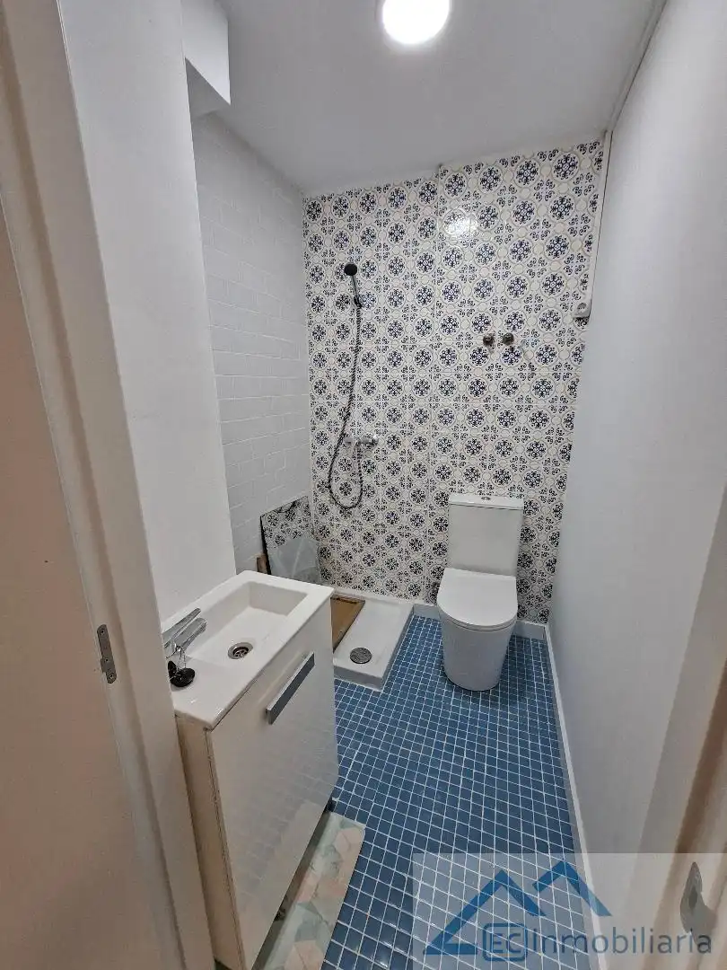 Badezimmer von Geschaftsraum zum Verkauf in Laredo