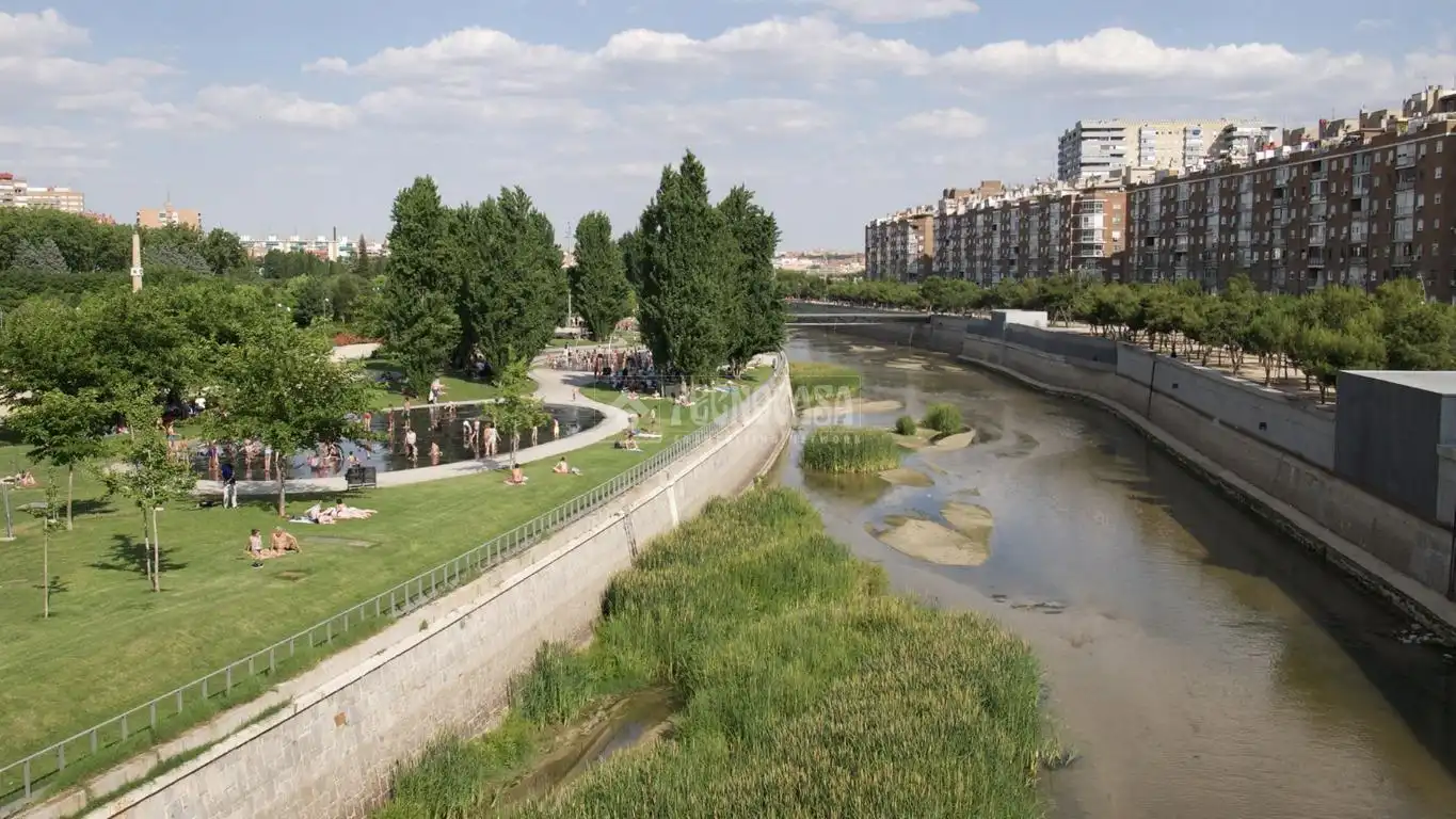 Vista exterior de Piso en venta en Madrid