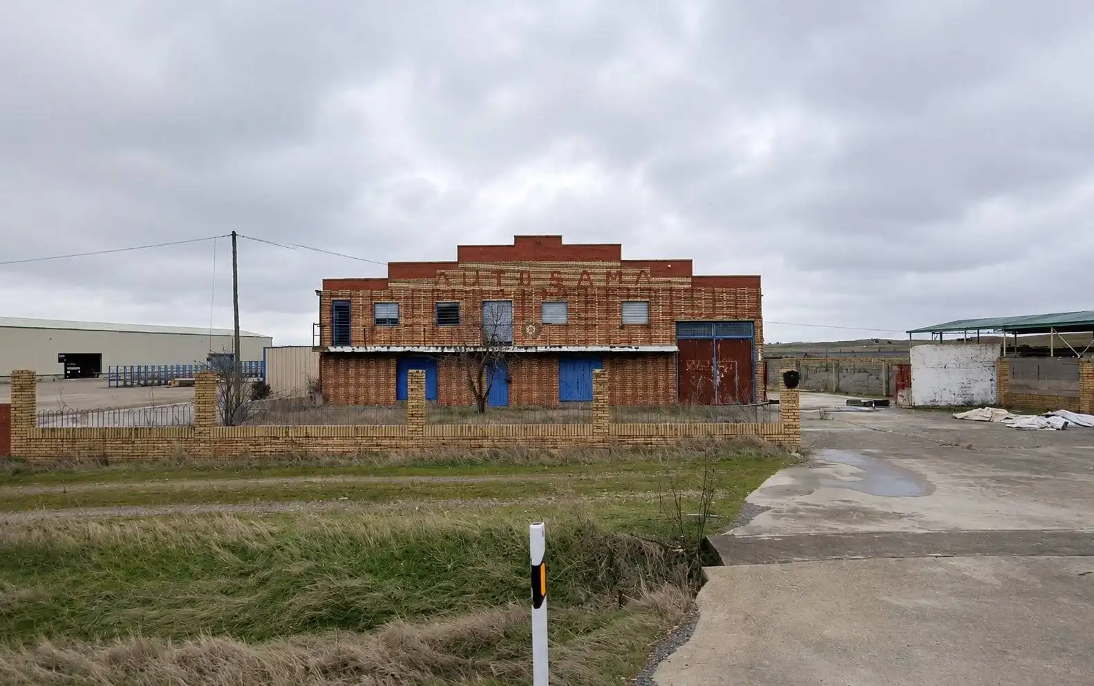 Exterior view of Industrial buildings for sale in Aldeatejada