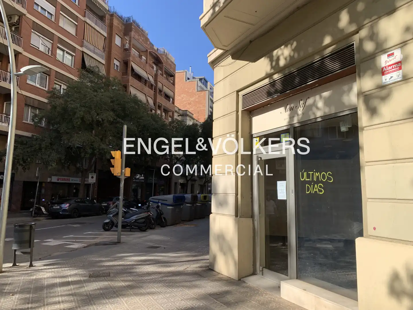 Exterior view of Commercial properties for rent in Barcelona