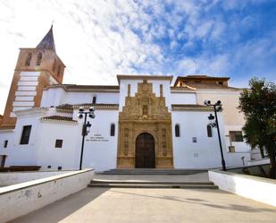 Vista exterior de Edifici en venda en Guadix