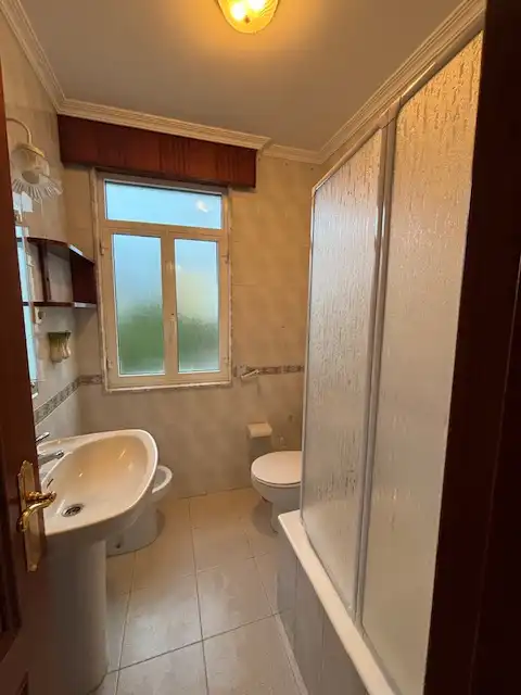 Bathroom of Flat for rent in Ferrol  with Furnished and Washing machine