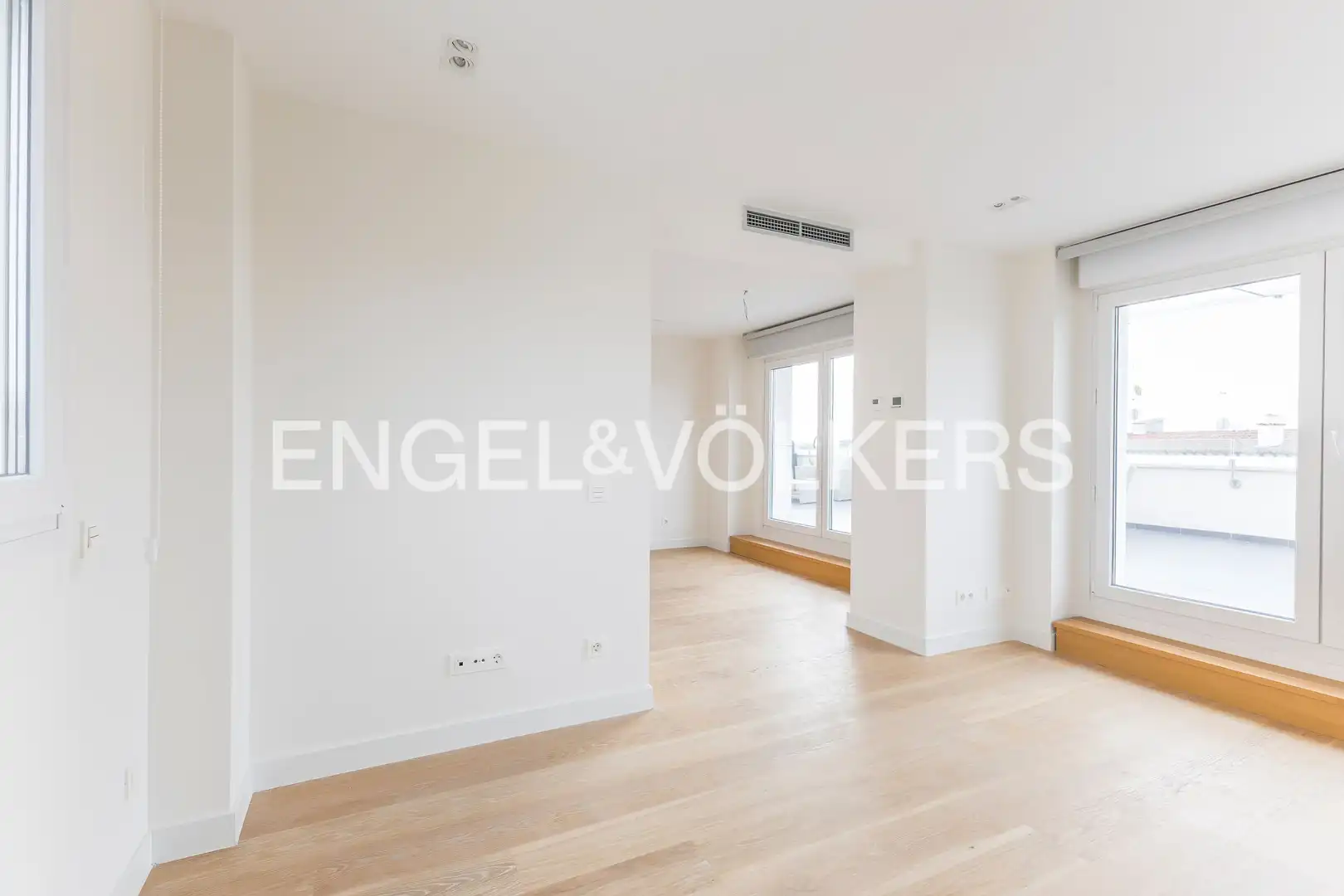 Sala d'estar de Àtic de lloguer en Madrid amb Aire condicionat, Calefacció i Terrassa