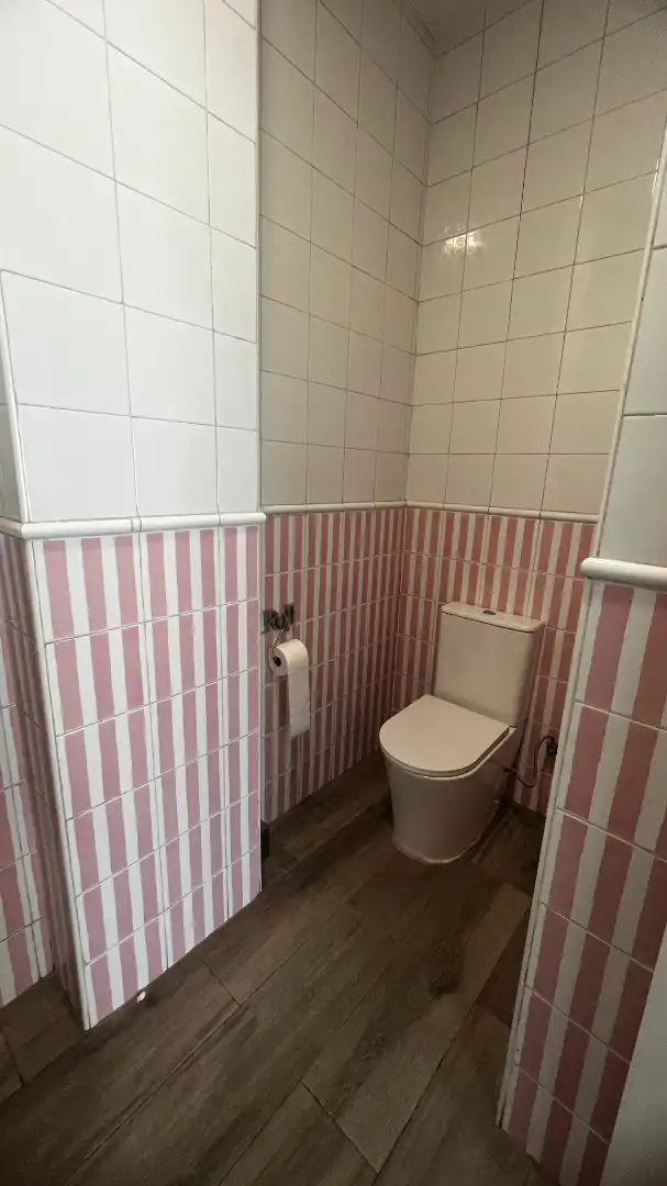 Baño de Local en traspaso en Terrassa con Aire acondicionado, Calefacción y Amueblado