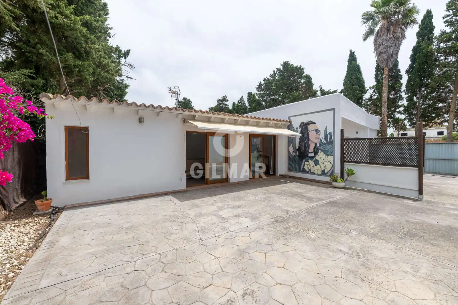 Vista exterior de Casa o xalet en venda en Vejer de la Frontera amb Calefacció, Jardí privat i Piscina