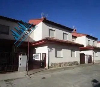 Außenansicht von Haus oder Chalet zum Verkauf in Lucillos