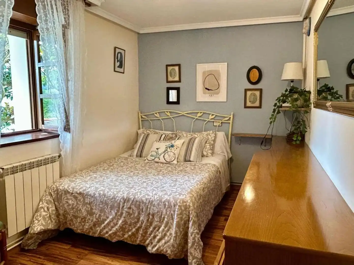 Habitación de Casa o chalet en venta en Castropol con Calefacción, Terraza y Trastero