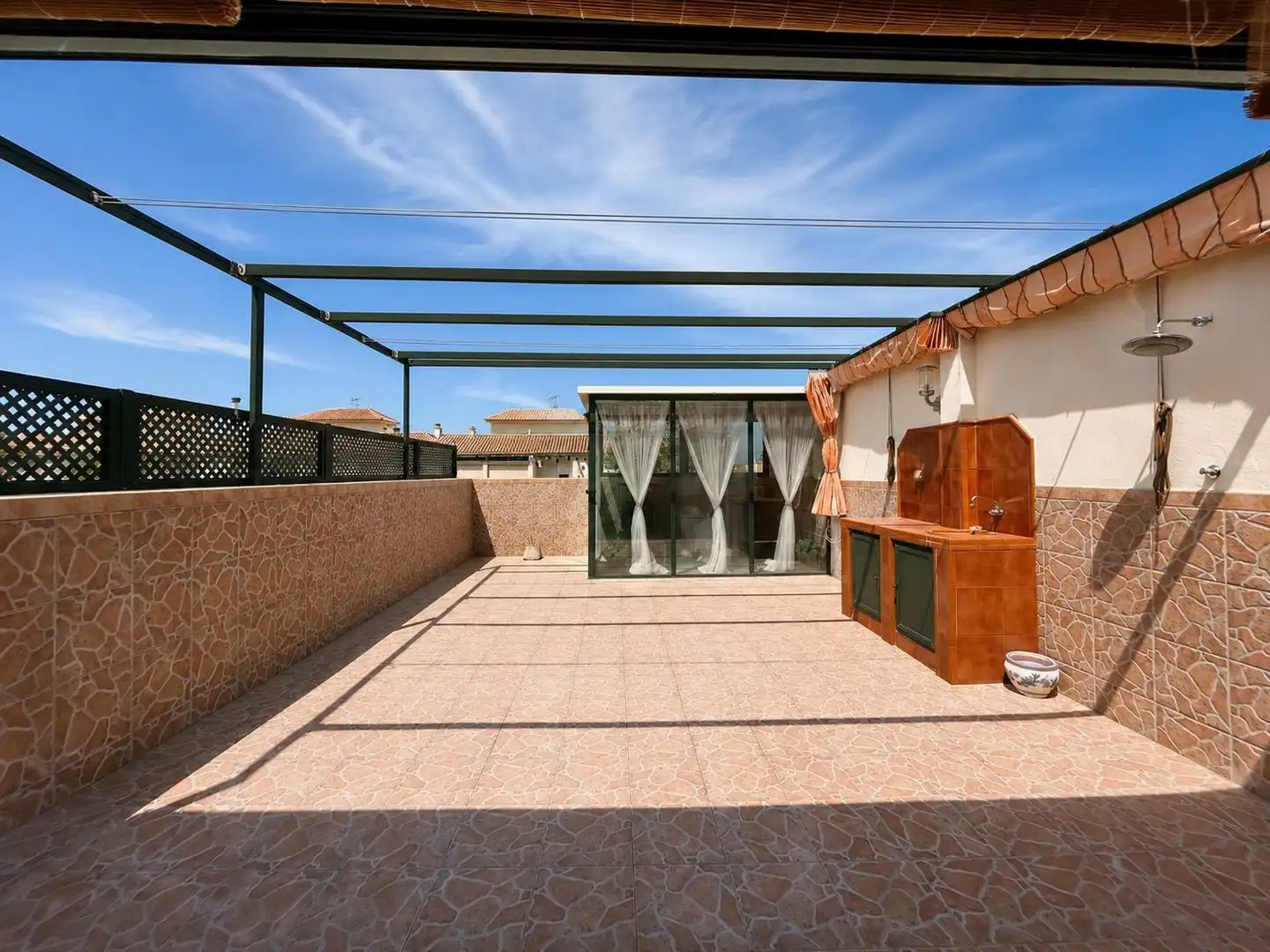 Terraza de Ático en venta en Chipiona con Aire acondicionado, Calefacción y Jardín privado