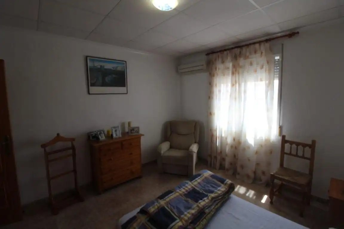 Habitación de Casa adosada en venta en Torrevieja con Aire acondicionado, Jardín privado y Terraza