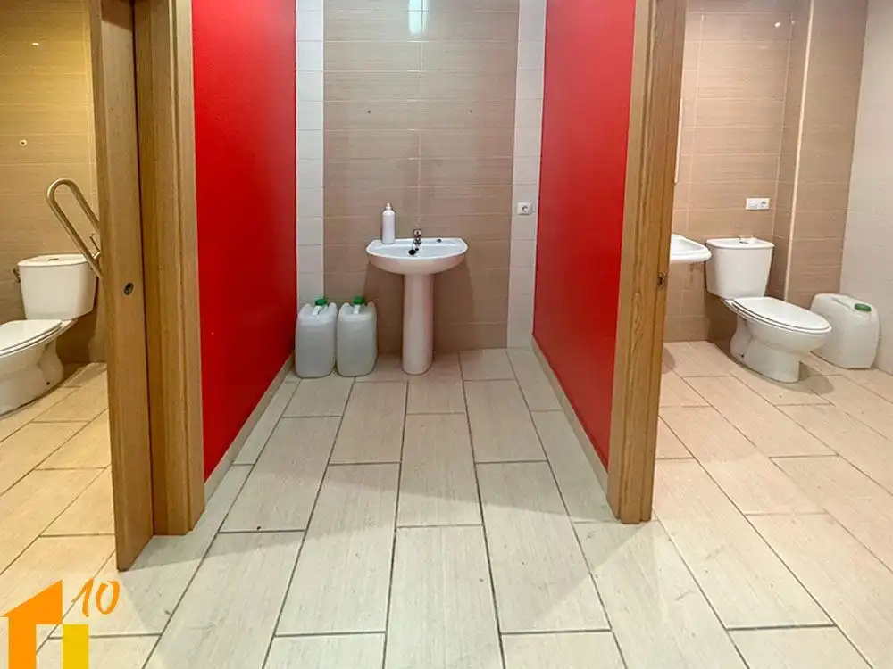 Bathroom of Commercial properties for sale in Briviesca