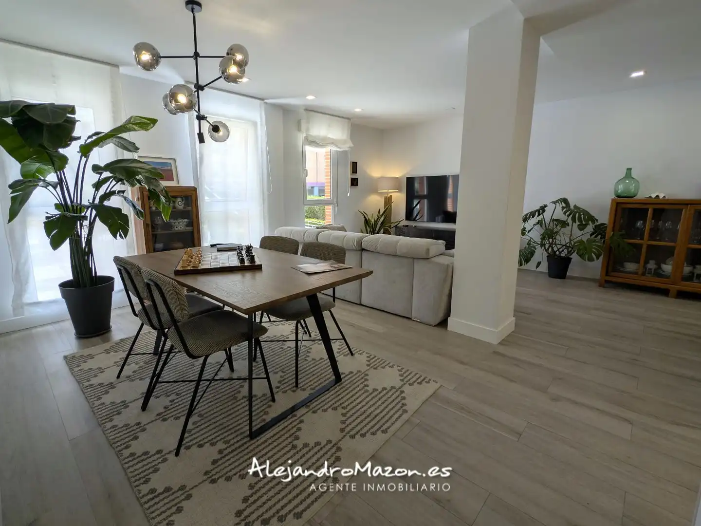 Living room of Flat for sale in Castro-Urdiales  with Heating, Swimming Pool and Community pool